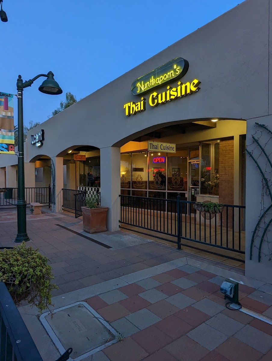 Nunthaporn's Thai Cuisine