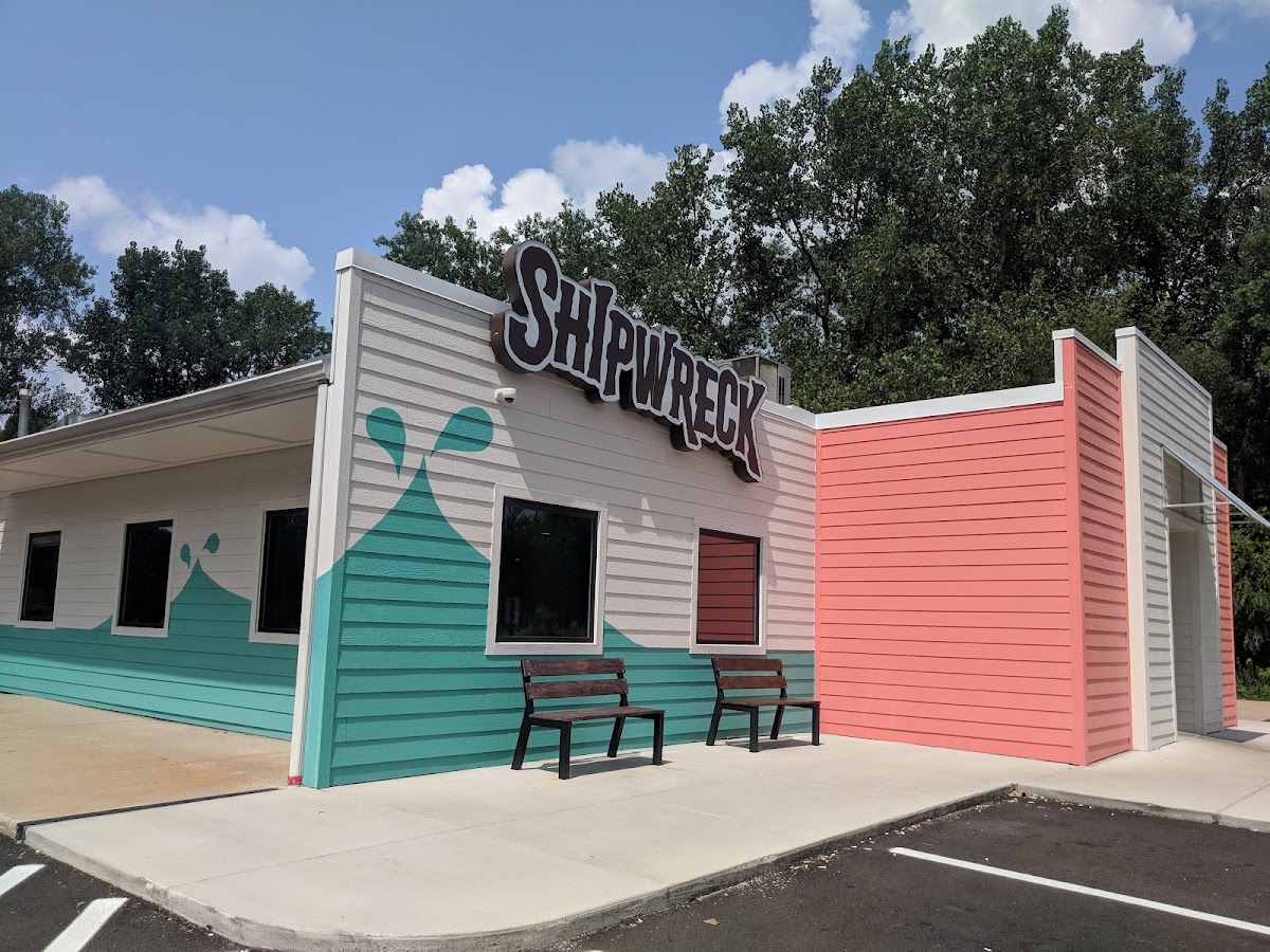 Shipwreck Bar & Grill