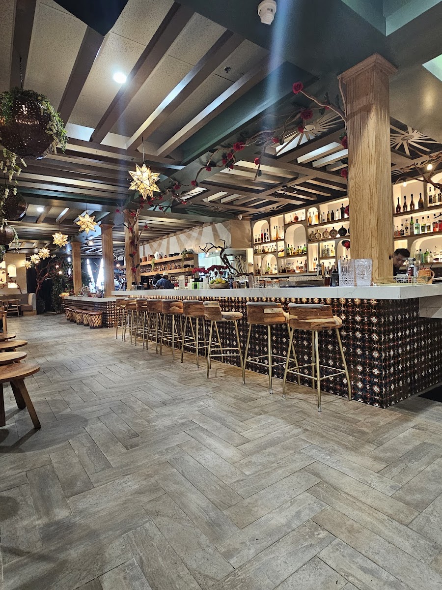 El Puesto Cocina & Lounge