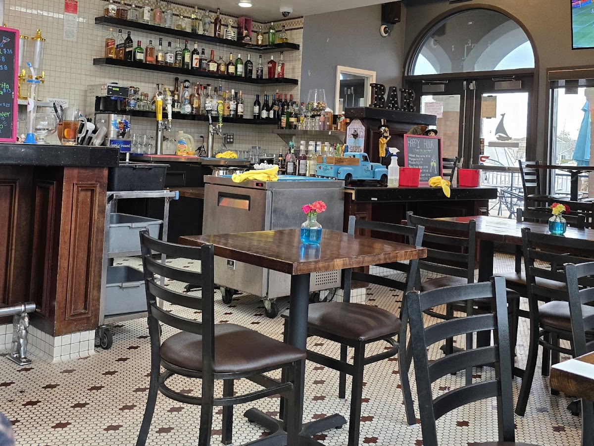 The Waterfront Grill & Cafe