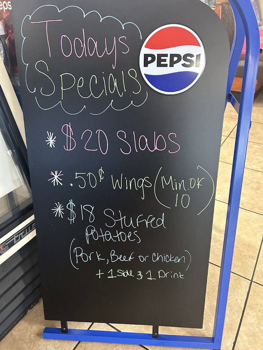 Roberts Smokin BBQ 2 - 6