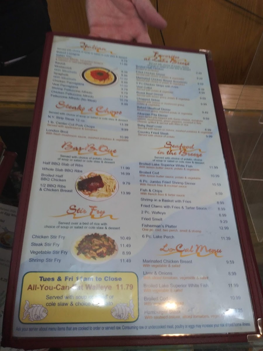 Lake Breeze Restaurant - 9