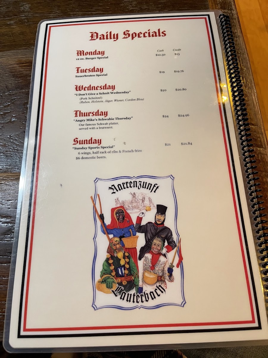 The Village Lanterne - 7