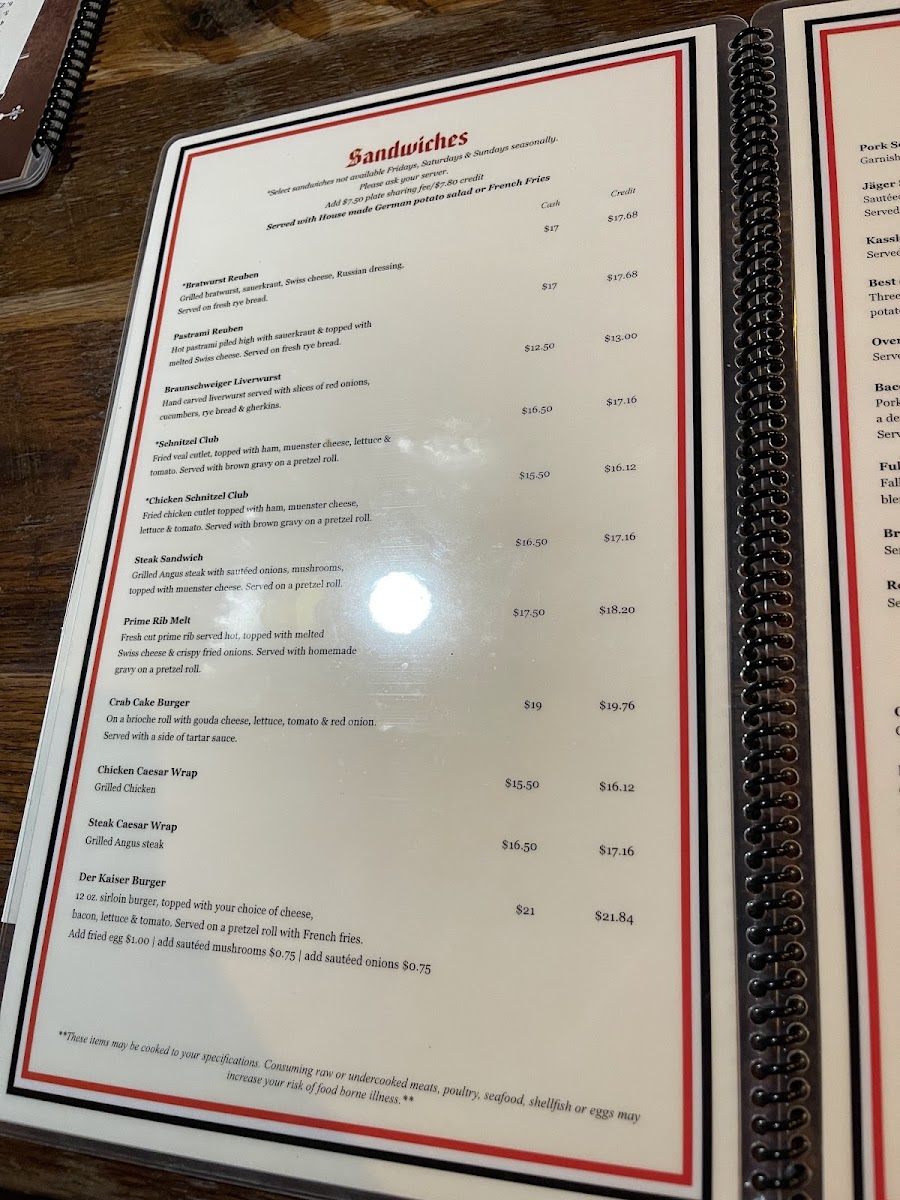 The Village Lanterne - 8