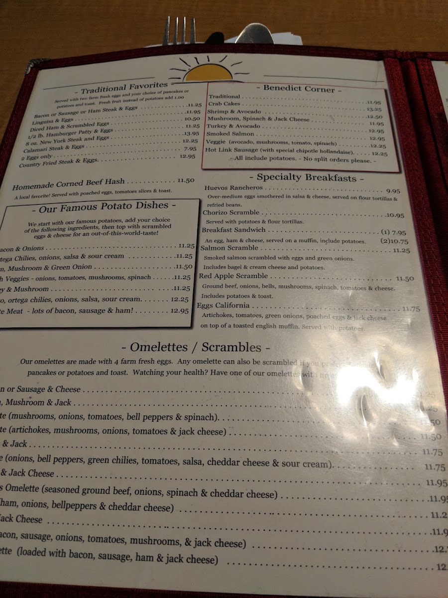 Red Apple Café - 10