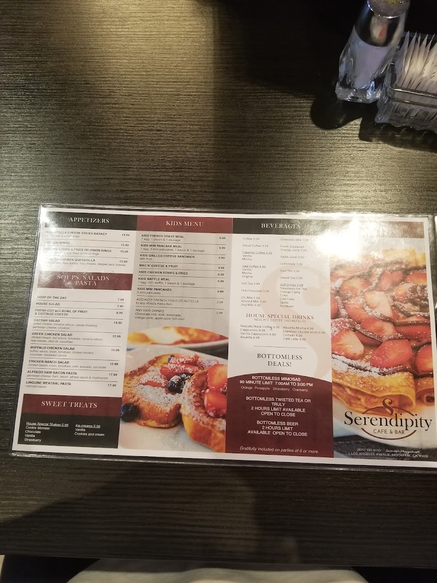 Serendipity Cafe and Bar - 5