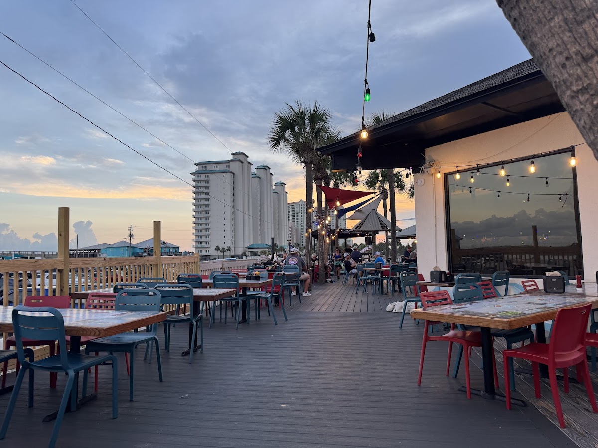 Andy D's Beachside Restaurant & Deck Bar