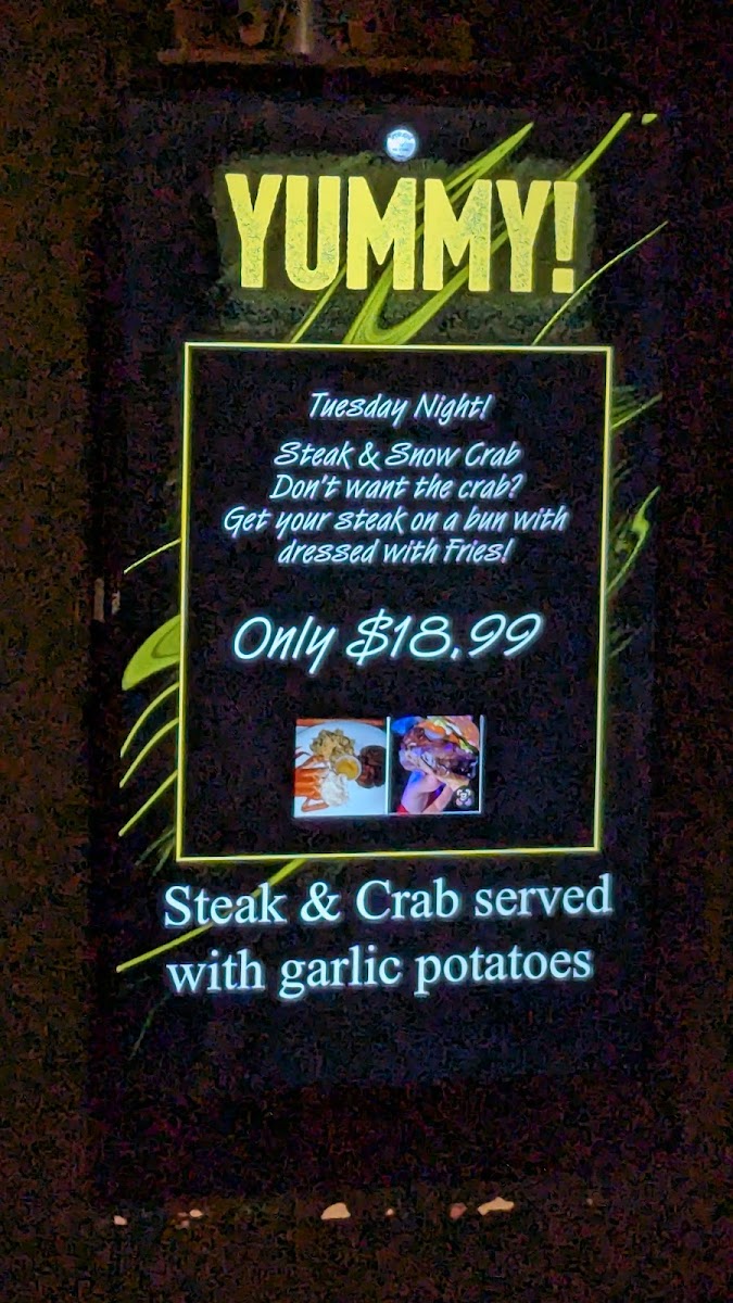 Spotlight Bar & Grill - 5