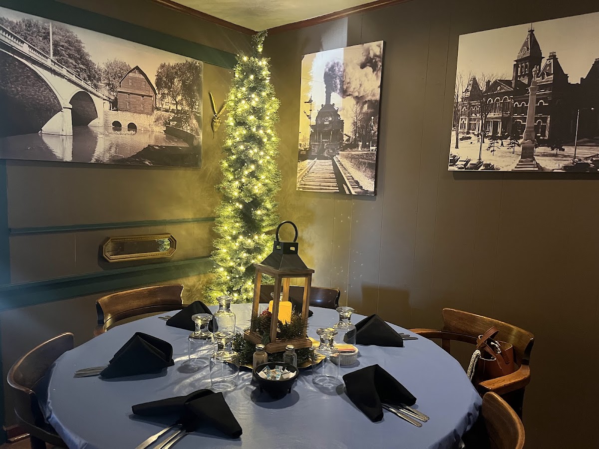 David's Food and Spirits