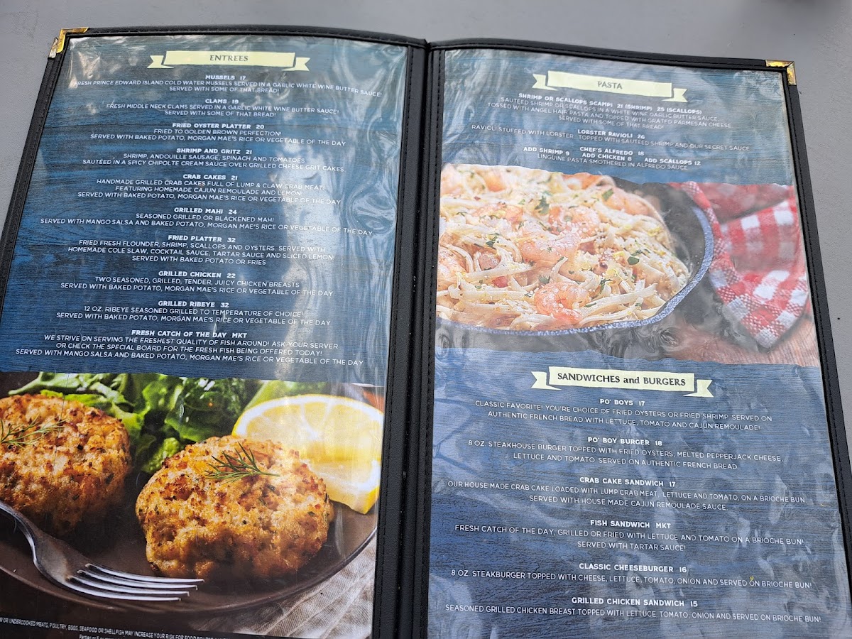 Hidden Anchor Tiki Bar & Grill - 10