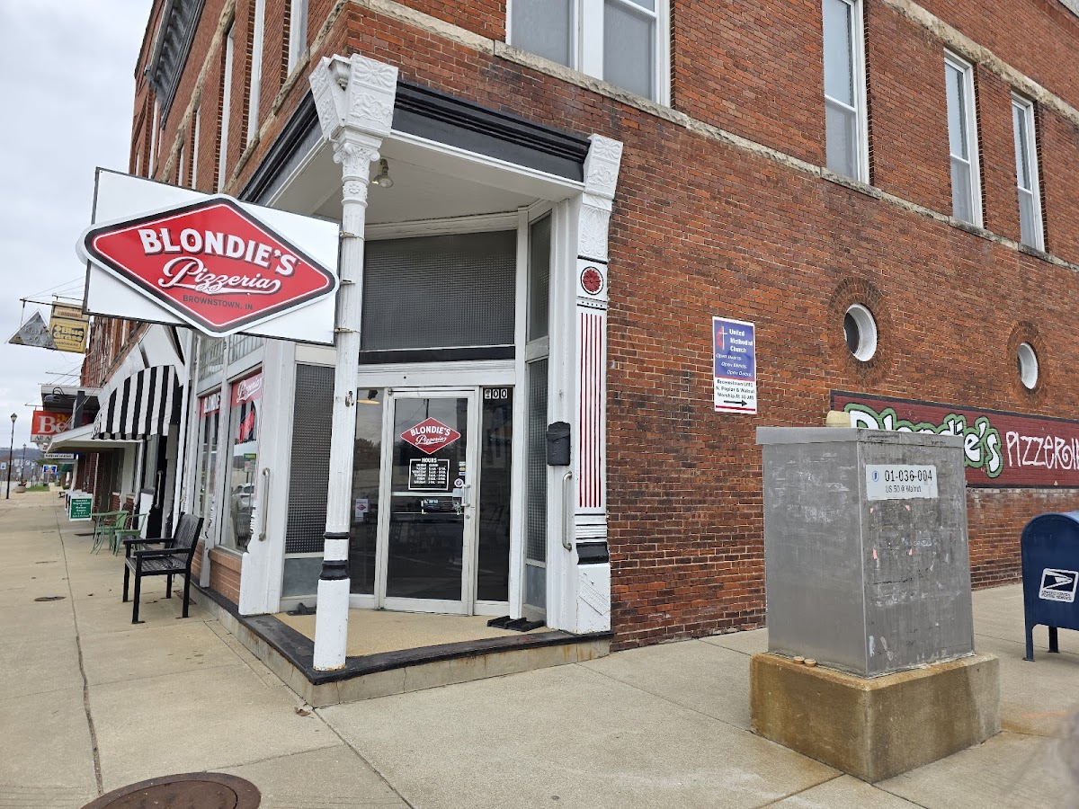 Blondie's Pizzeria & Pub