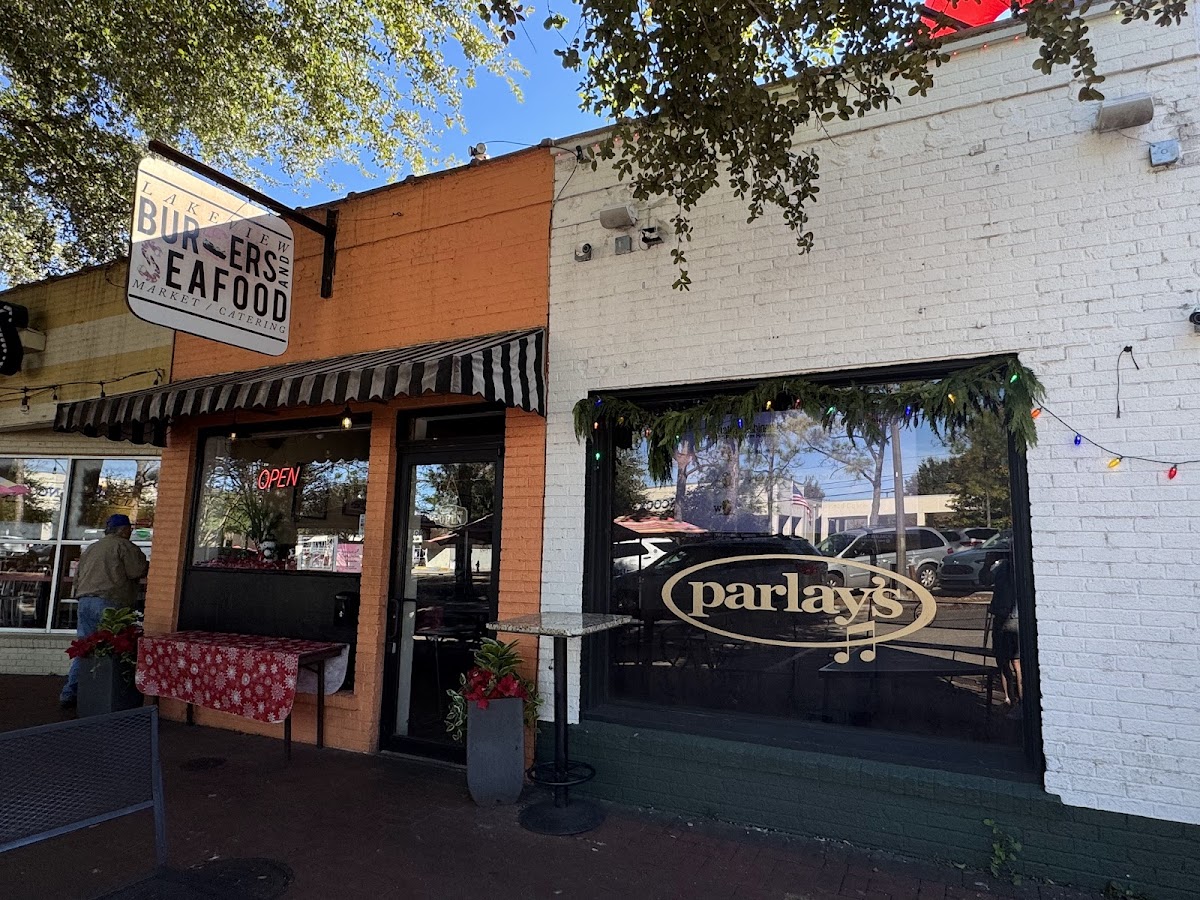 Lakeview Burgers and Seafood