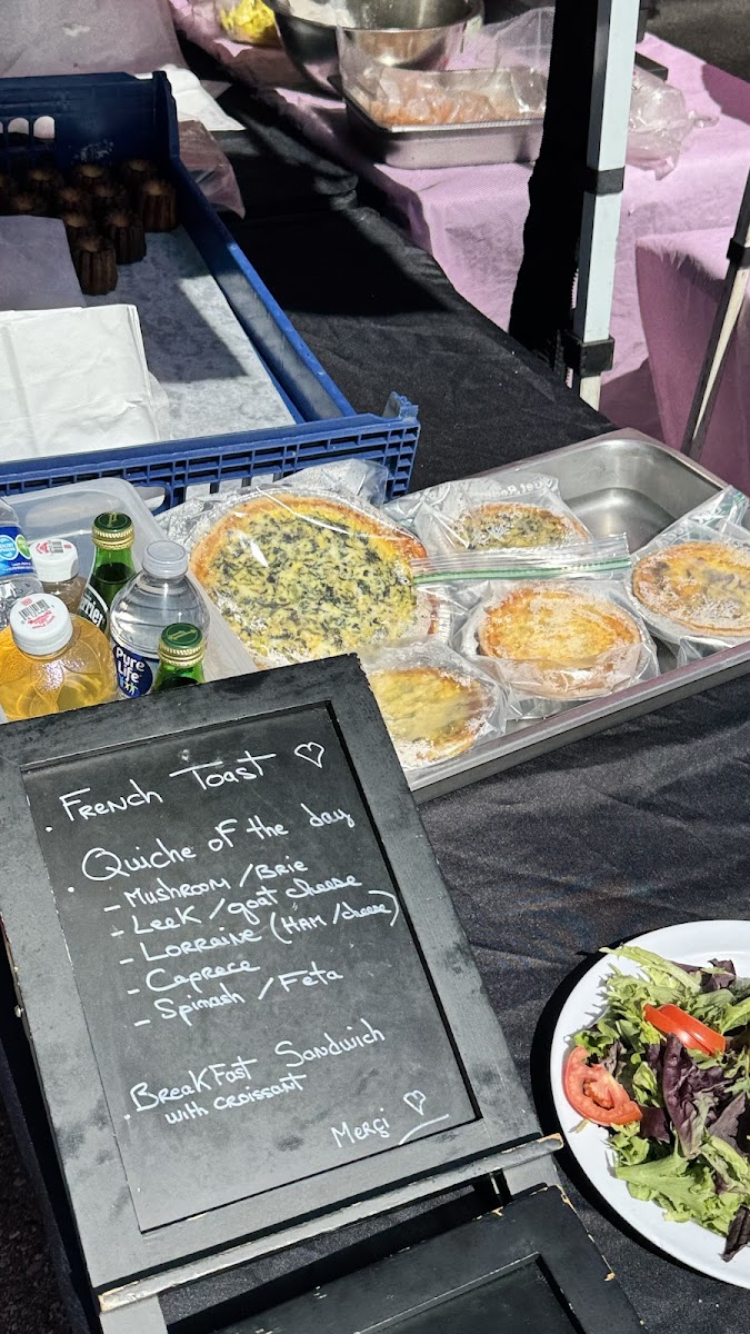 Le Frenchie Cafe - 10