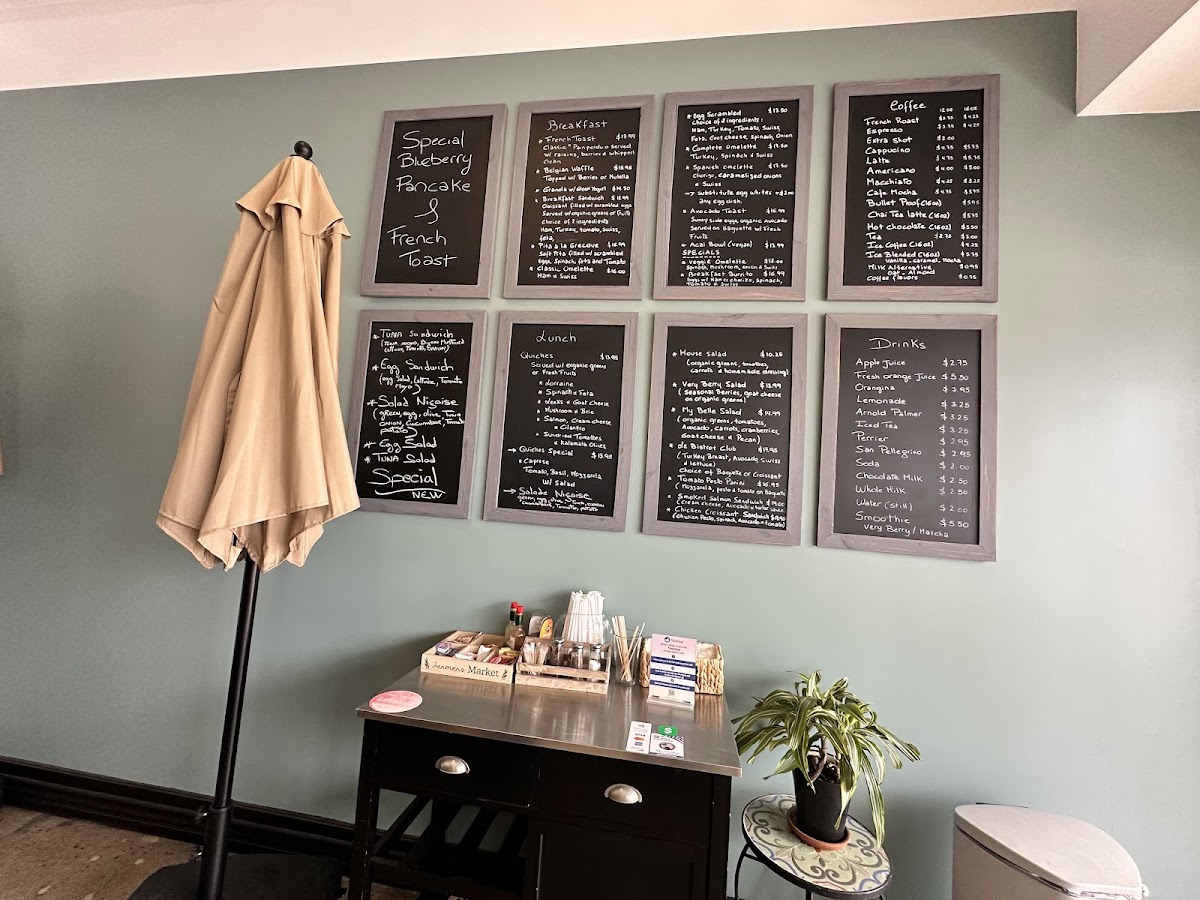 Le Frenchie Cafe - 9