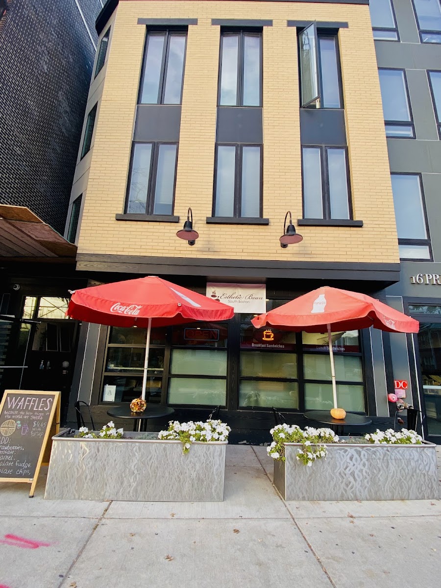 Esthetic Bean Coffee Shop