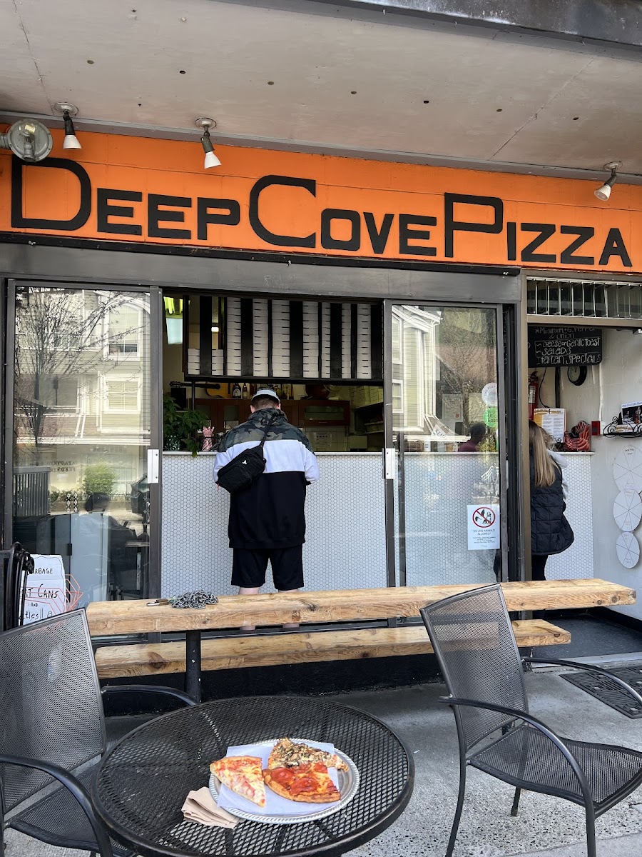 Deep Cove Pizza
