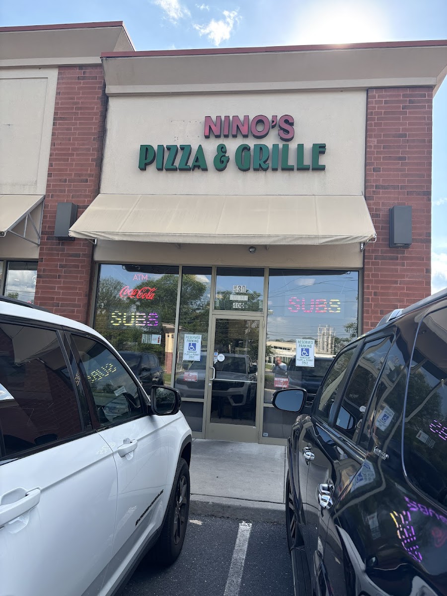 Nino's Pizza & Grille