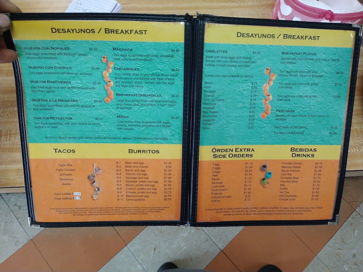 Los Jarros Restaurant - 7