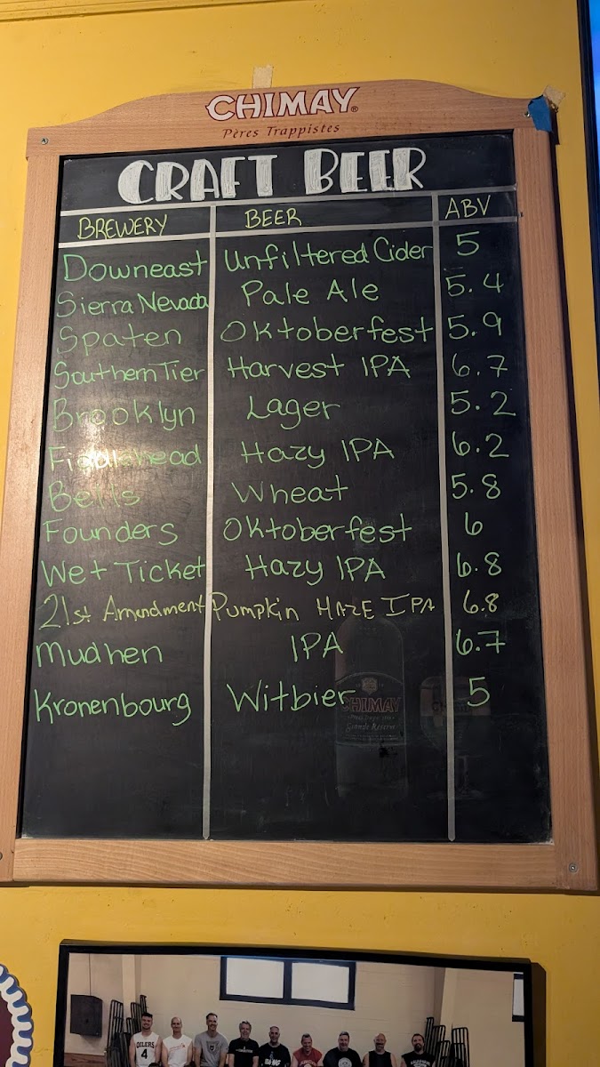 Hailey's Harp & Pub - 8