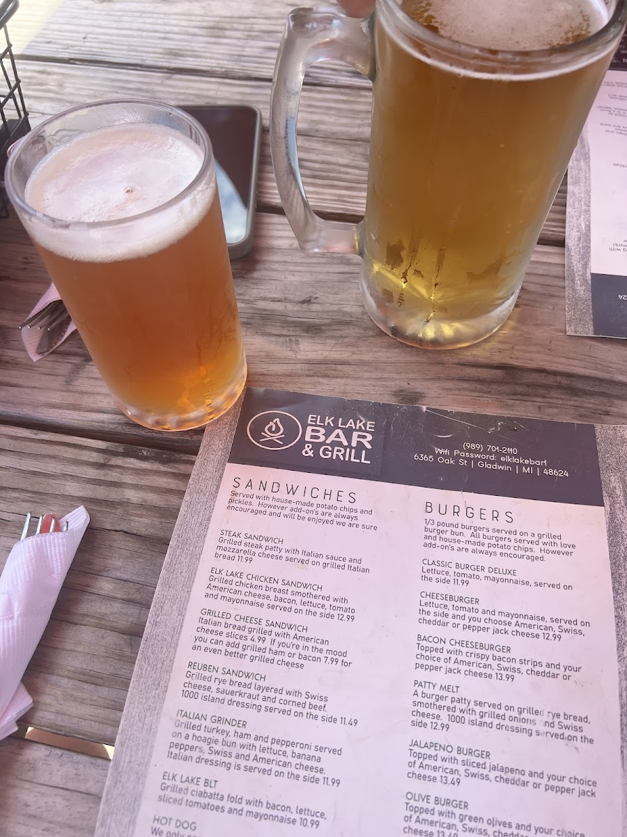 Elk Lake Bar and Grill - 3