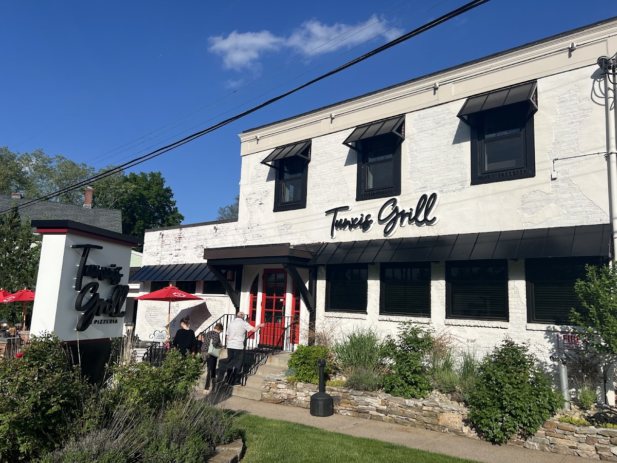 Tunxis Grill & Pizzeria
