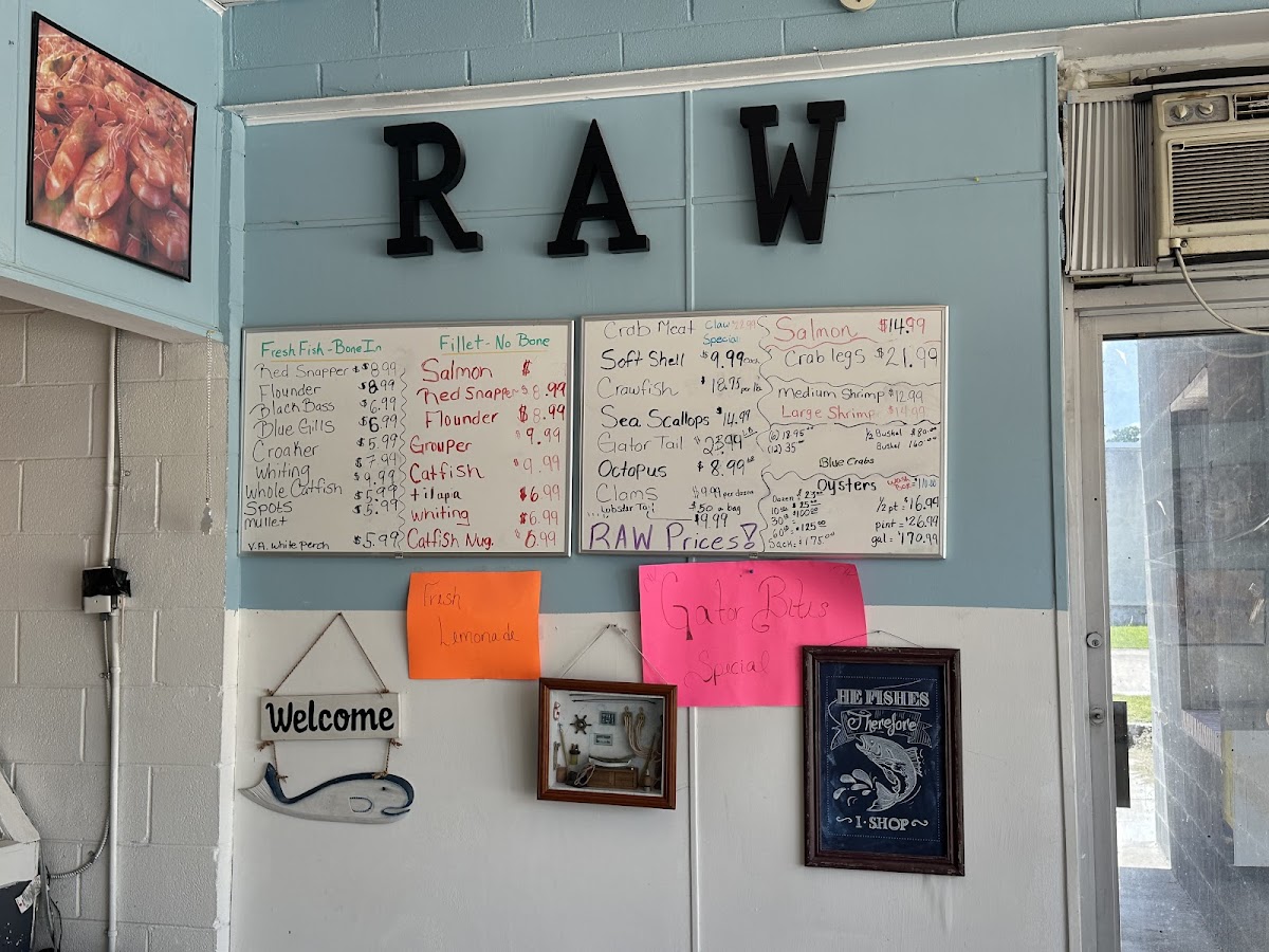 Mr. Phillips Seafood Hinesville - 10