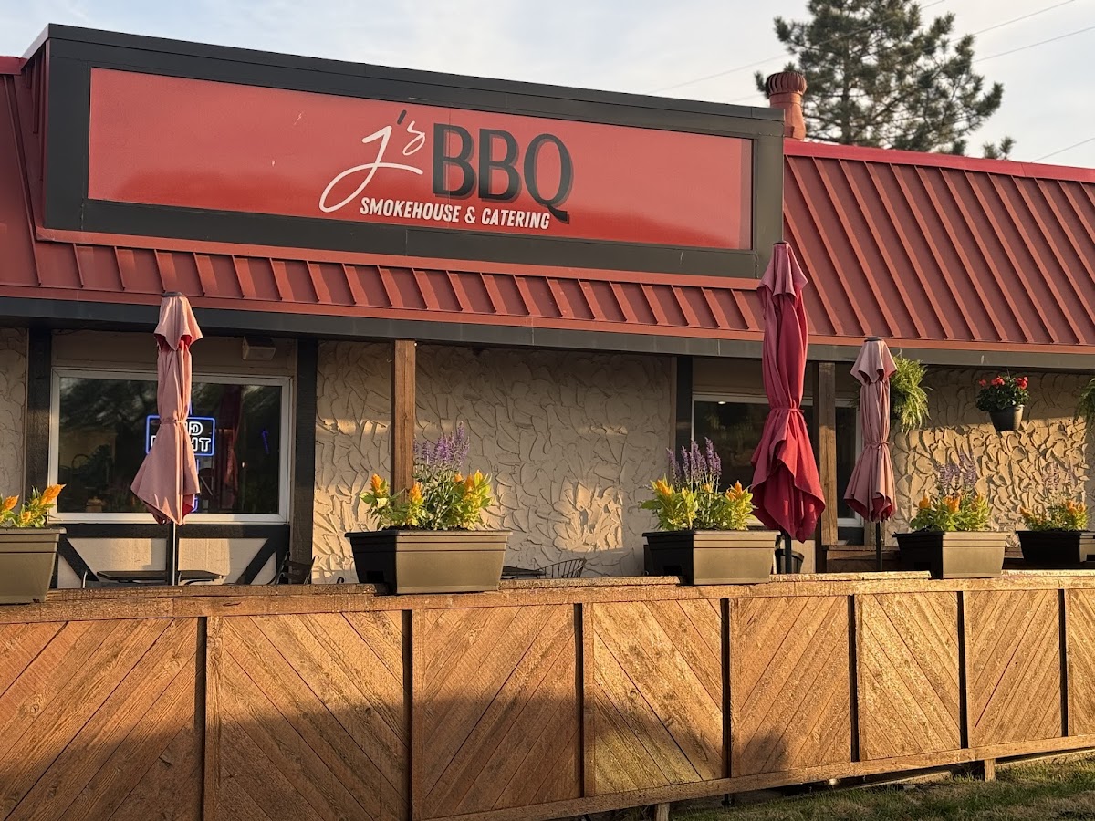 J’s BBQ Smokehouse & Catering
