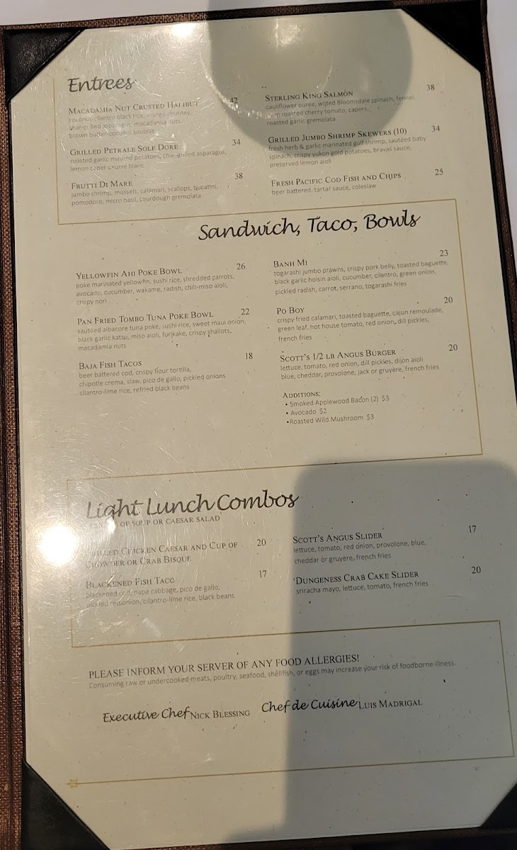 Scott's Seafood Roundhouse - 10