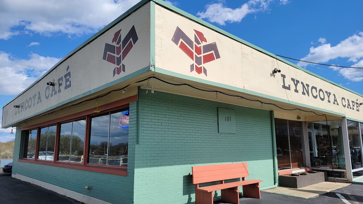 Lyncoya Cafe