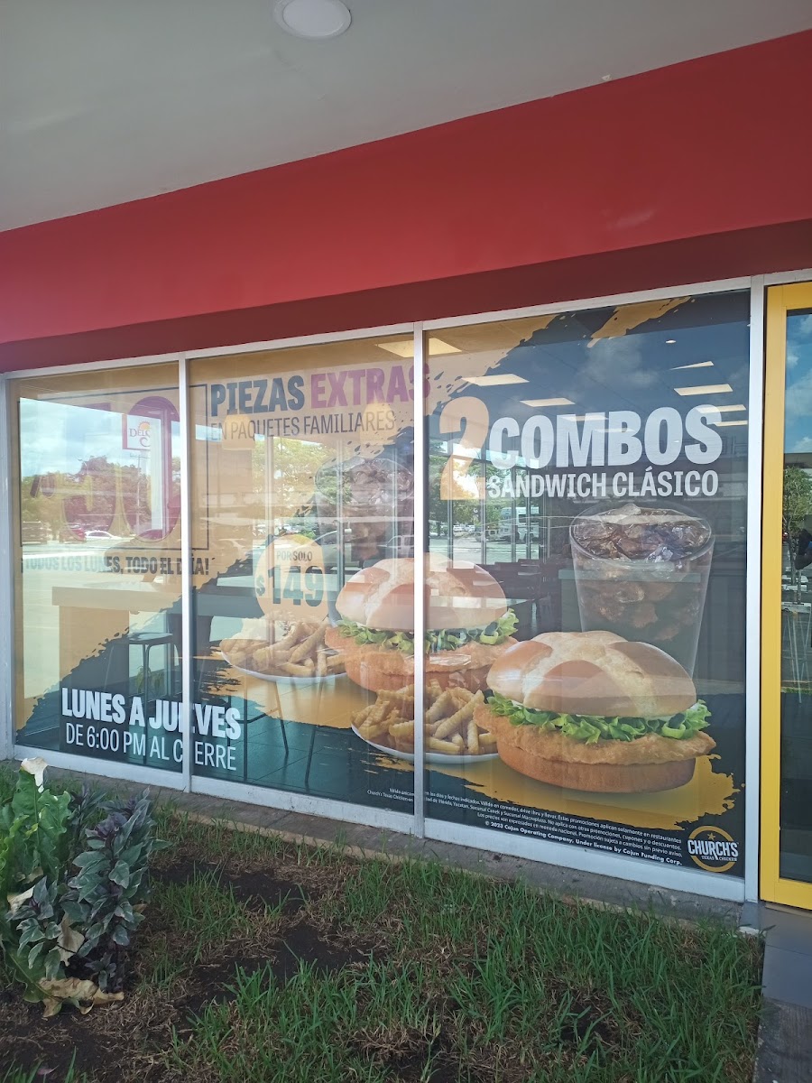 Church’s Chicken Macroplaza - 6