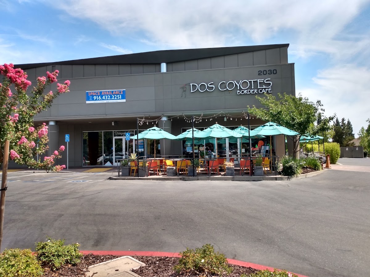 Dos Coyotes Border Cafe
