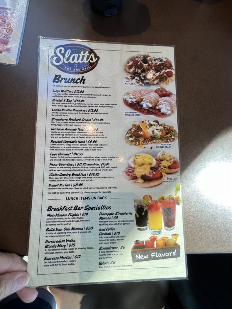 Slatts Pub & Grill - 3