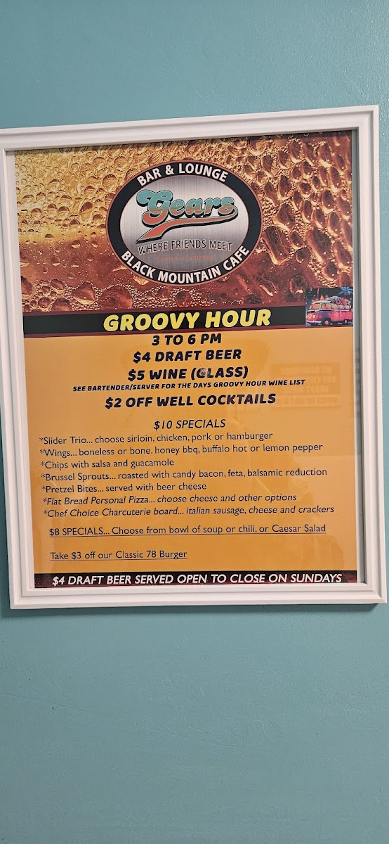 Black Mountain Cafe & Lounge - 4