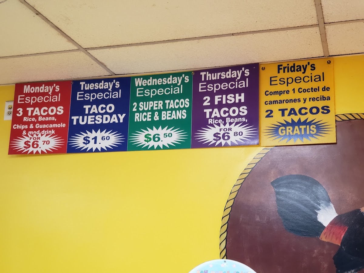 Taqueria El Tapatio - 5