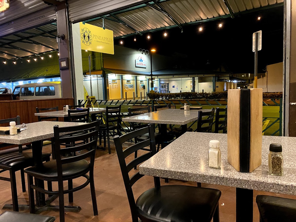 Pineapples Island Fresh Cuisine