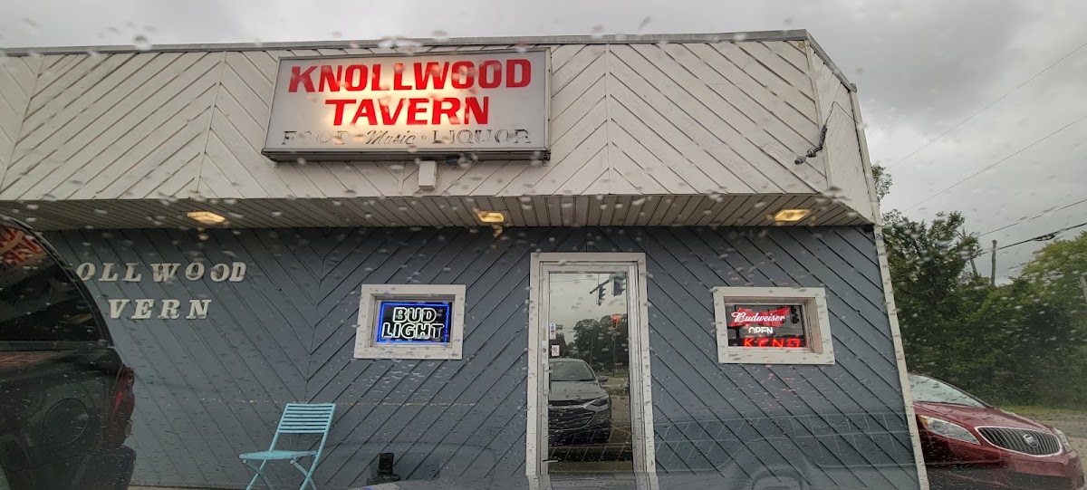 Knollwood Tavern