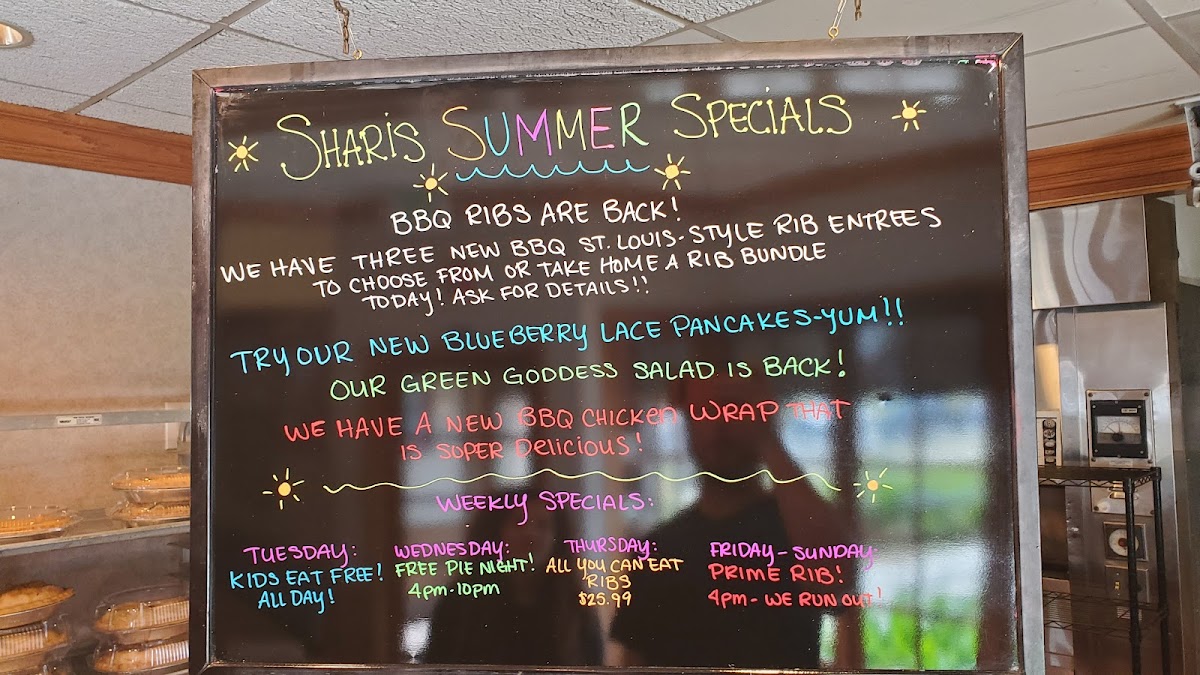 Shari's Cafe and Pies - 5