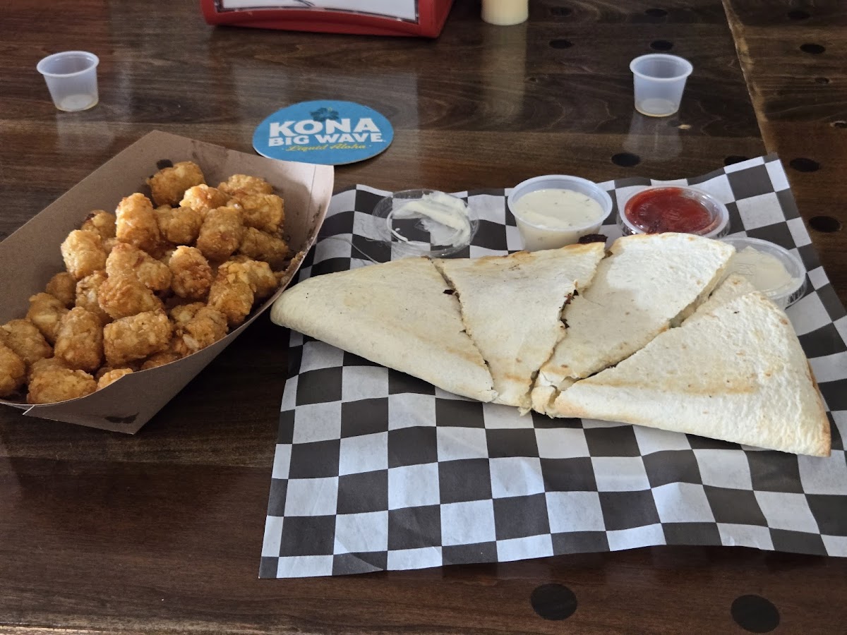 Broken Wing Pizzeria and Grille