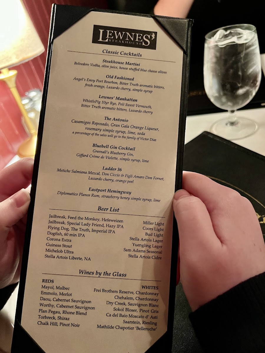 Lewnes' Steakhouse - 4