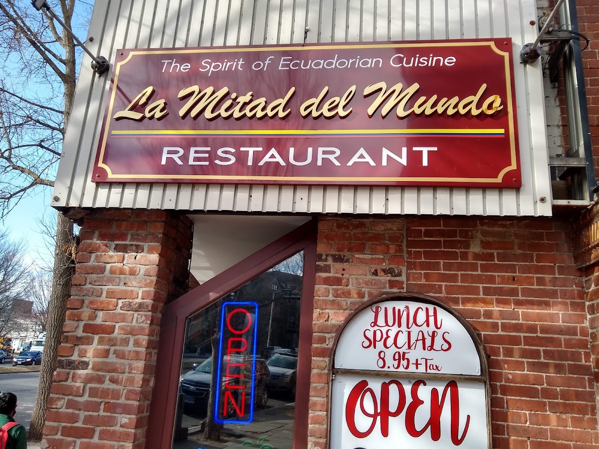 La Mitad del Mundo Bar-Restaurant