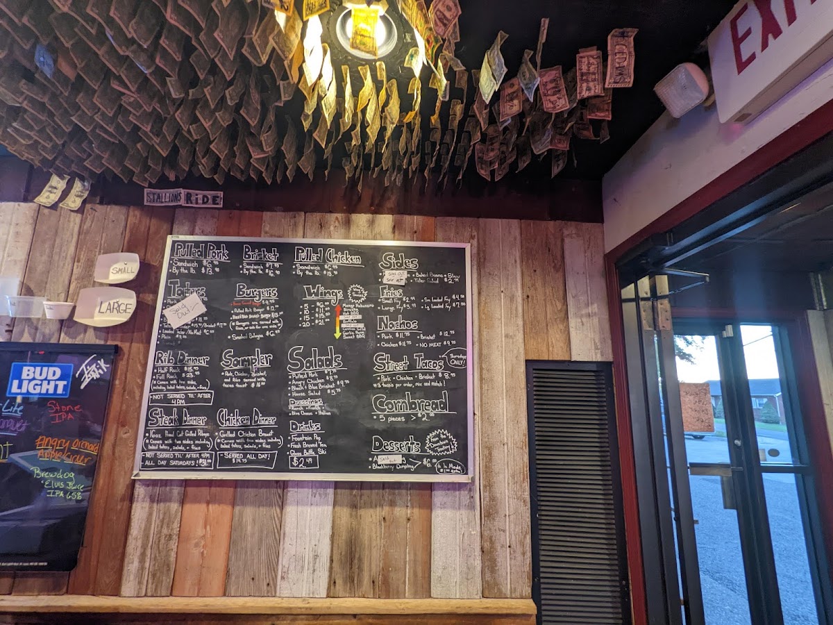 Rowdy's Smokehouse - 10