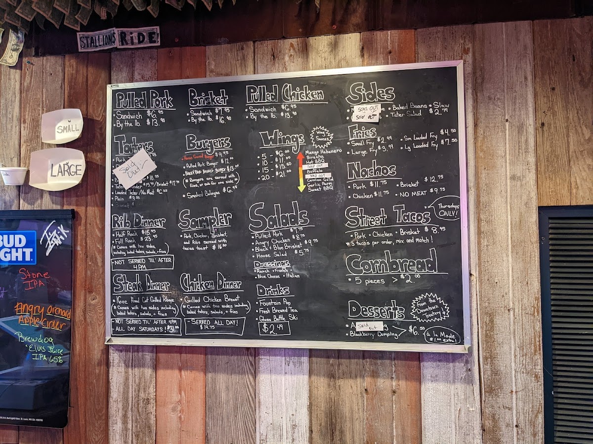 Rowdy's Smokehouse - 4