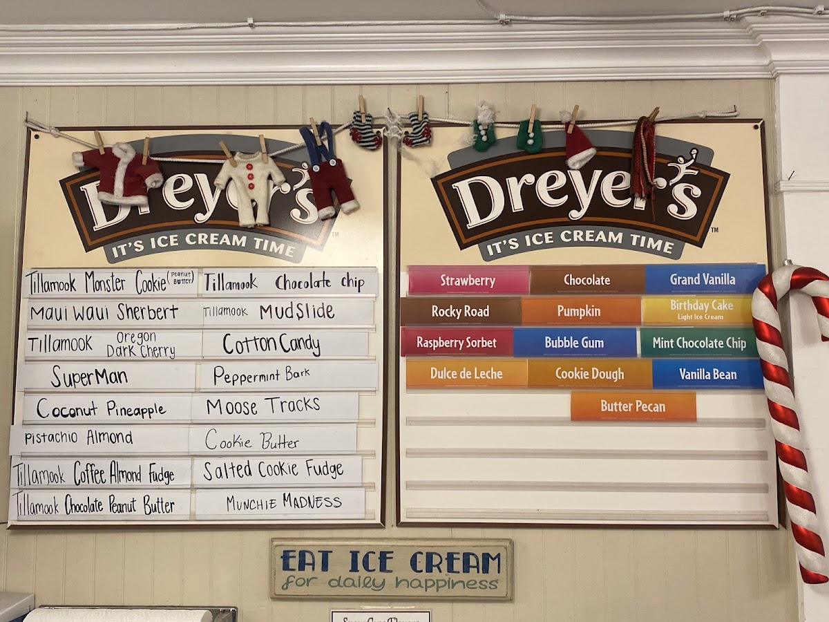 North Pole Fudge and Ice Cream Co - 9