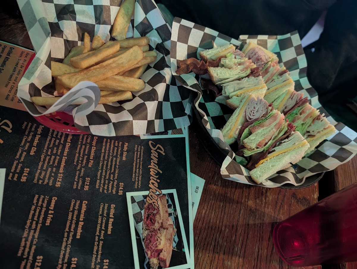 Wintergarden Tavern - 9