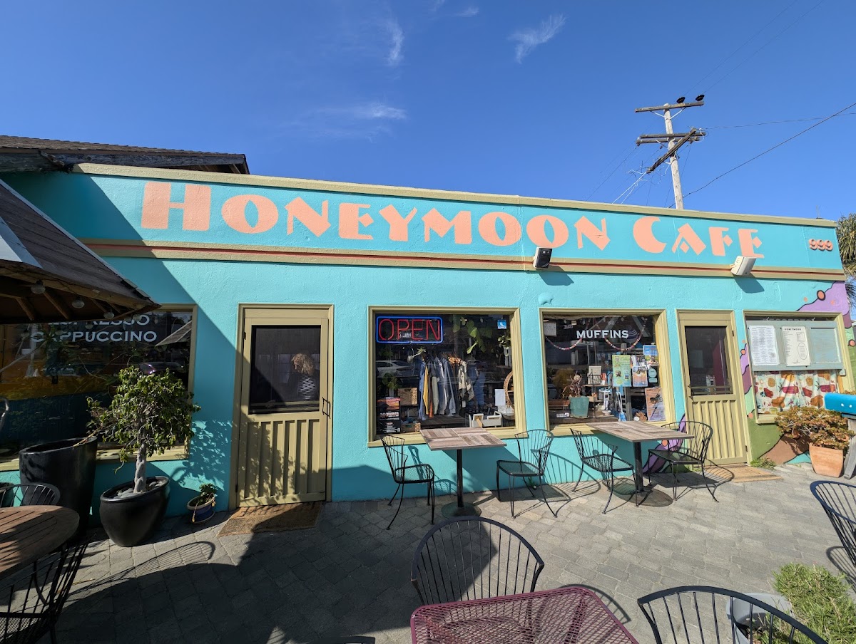 Honeymoon cafe