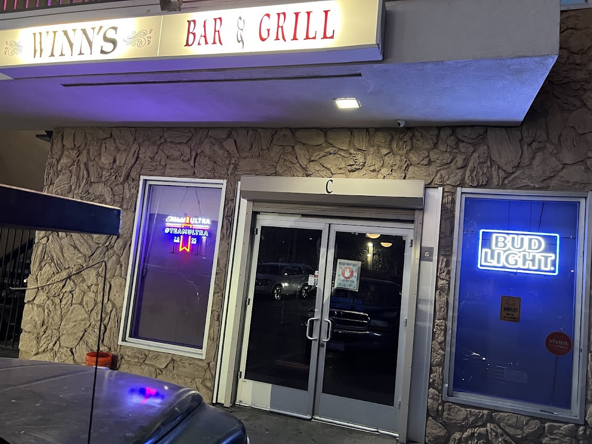 Winn’s Bar & Grill