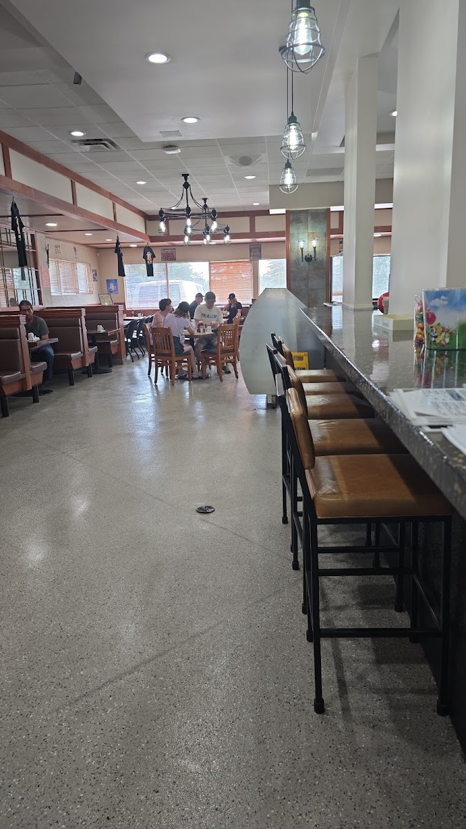 Brothers Restaurant & Lounge