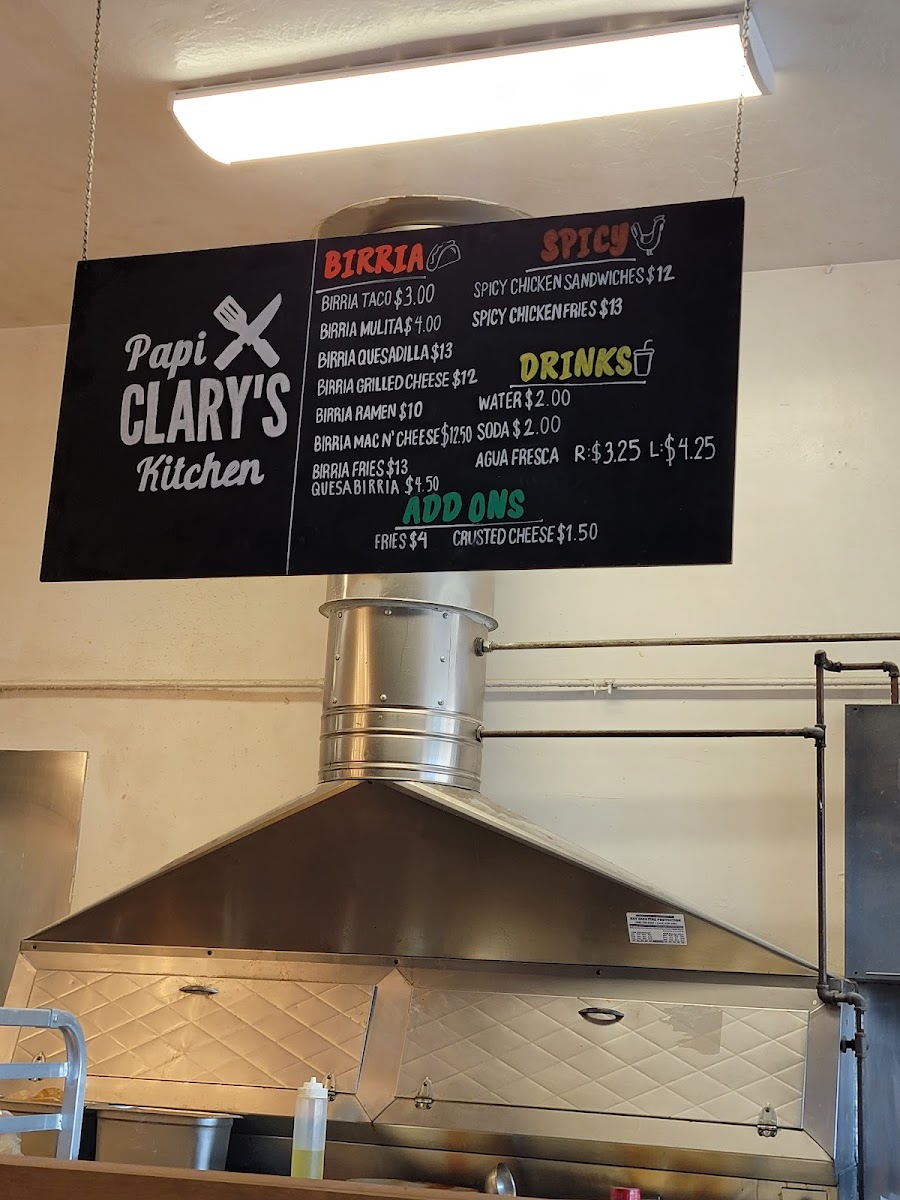 Papi Clary's Kitchen - 7