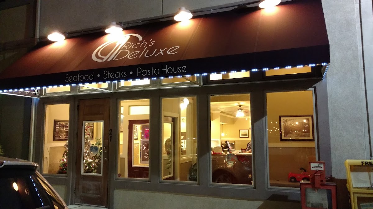 Rich's Deluxe Restaurant