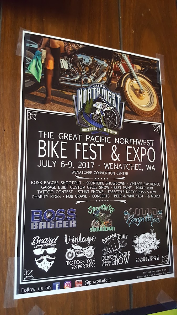 Rock Island Bar & Grill - 10